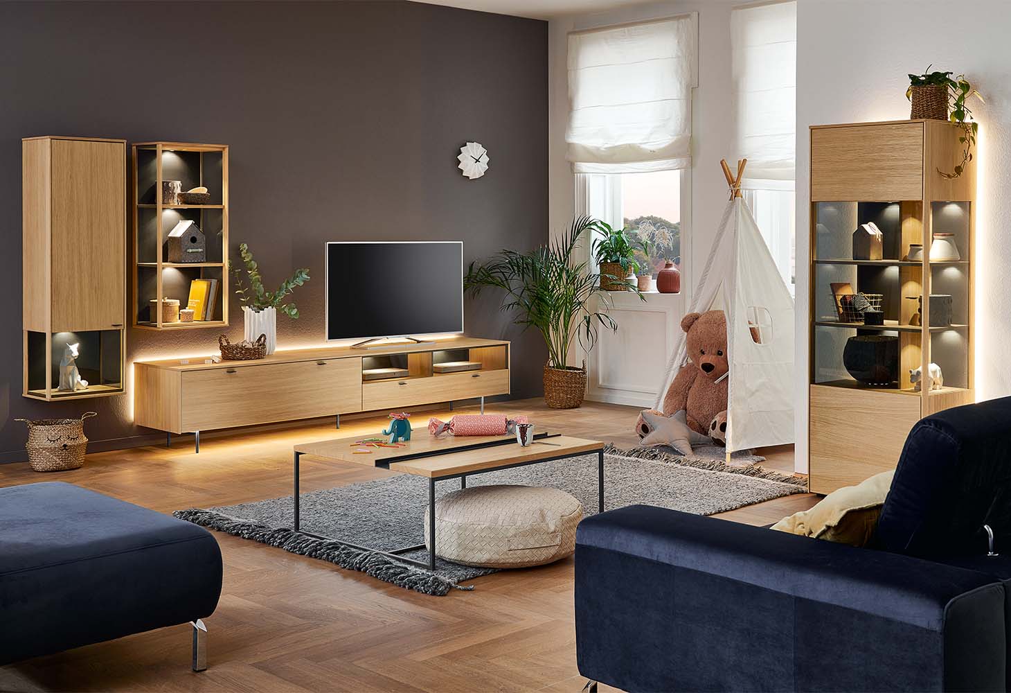 MÖBELSCHAU Wohnwand Eiche furniert