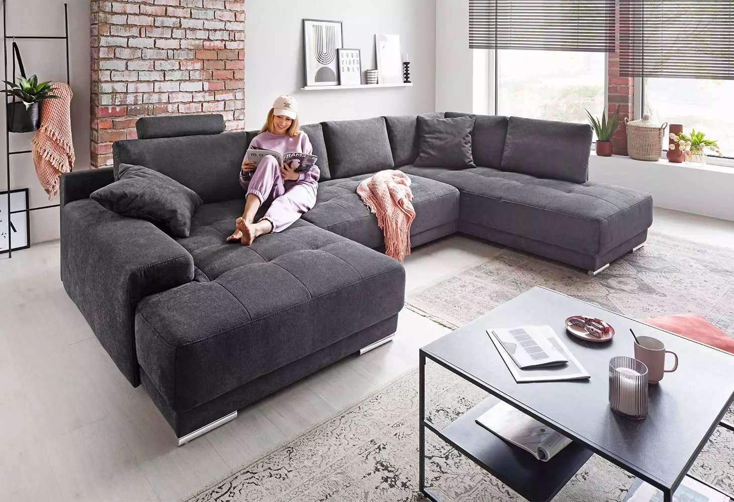 MÖBELSCHAU Couchtisch Metall schwarz lackiert
