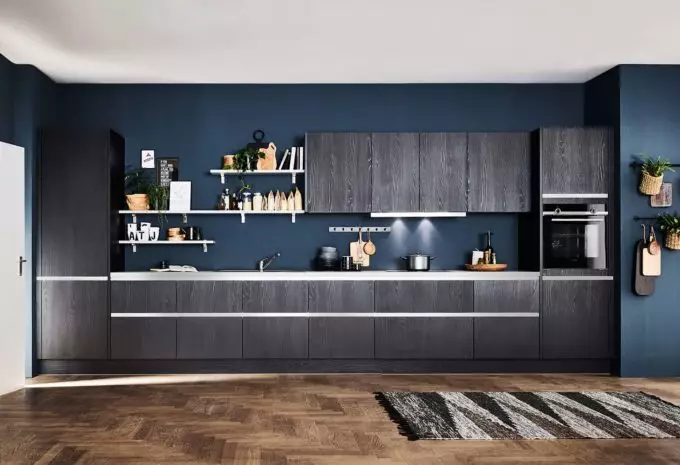 MÖBELSCHAU Klassische Küche Manhattan Terni Eiche Nero