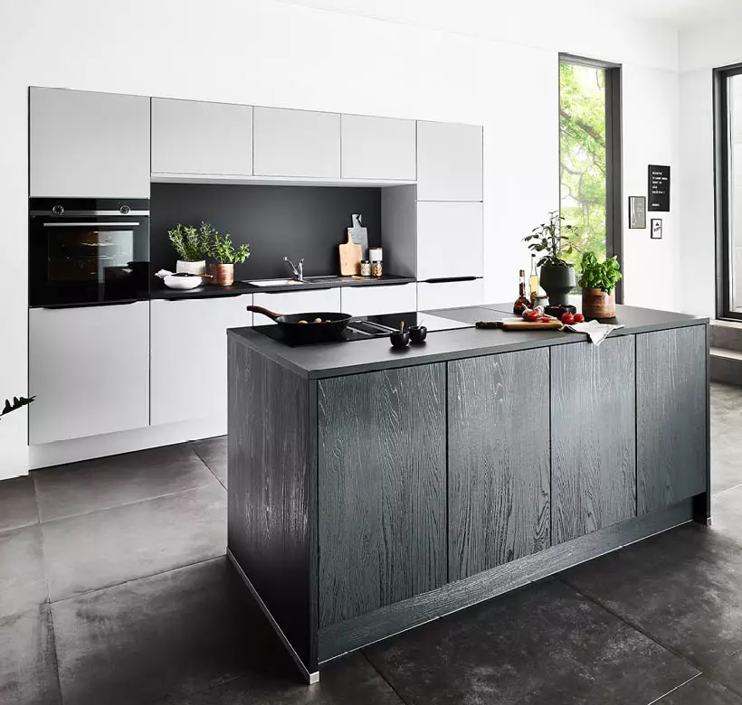 MÖBELSCHAU Moderne Küche Feel Manhattan Genova in Platingrau Eiche Nero